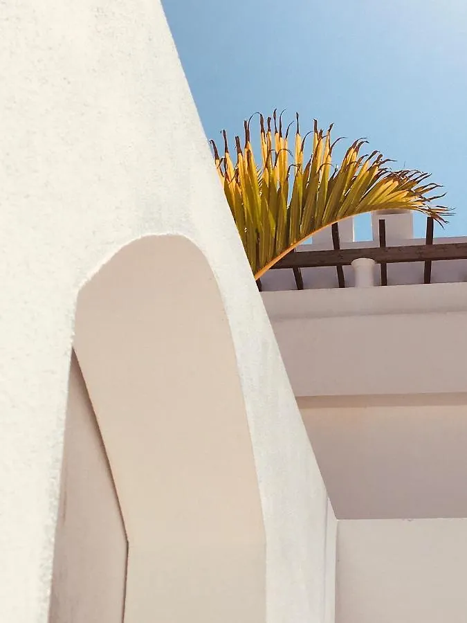 Surfers Retreat (Adults Only) Vandrarhem Corralejo